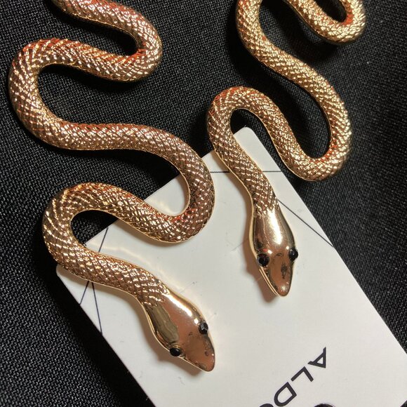 New Aldo Gold Toned Black Onyx Gemstone Eyed Coiled Snake Earrings (0.8oz total) - Picture 2 of 6